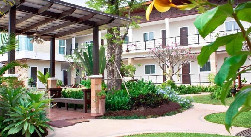 The Park Nangrong Resort Экстерьер фото