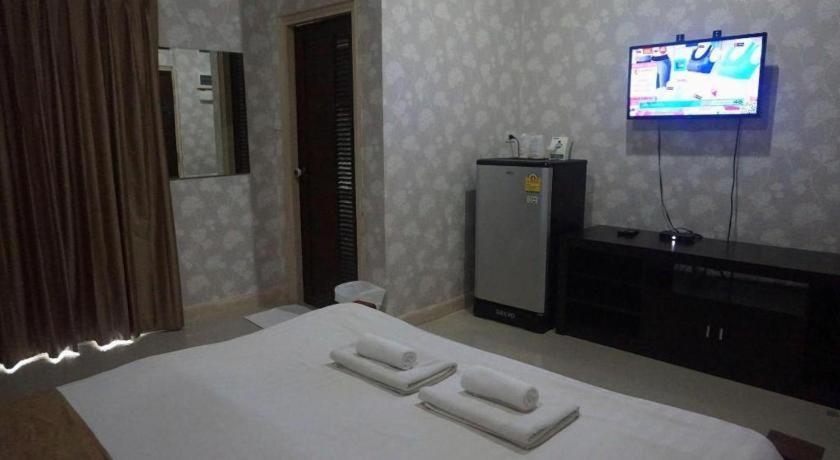 The Park Nangrong Resort Экстерьер фото